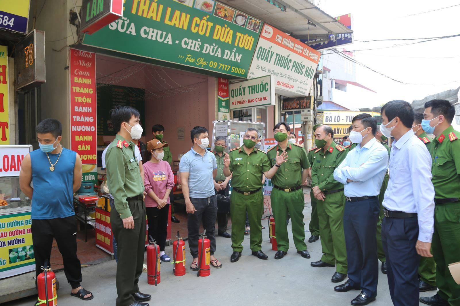 PCCC tỉnh Bắc Ninh: Các đồng chí lãnh đạo Bộ Công an và lãnh đạo tỉnh kiểm tra công tác bảo đảm an toàn PCCC một cơ sở kinh doanh