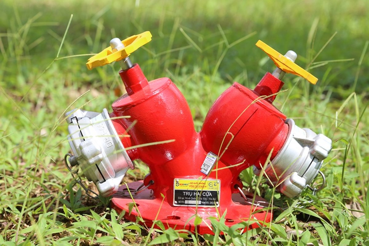 Trụ chữa cháy 2 cửa TBBCA 1 Trụ nước chữa cháy 2 cửa TBBCA bằng gang, mặt bích D220, áp lực PN10