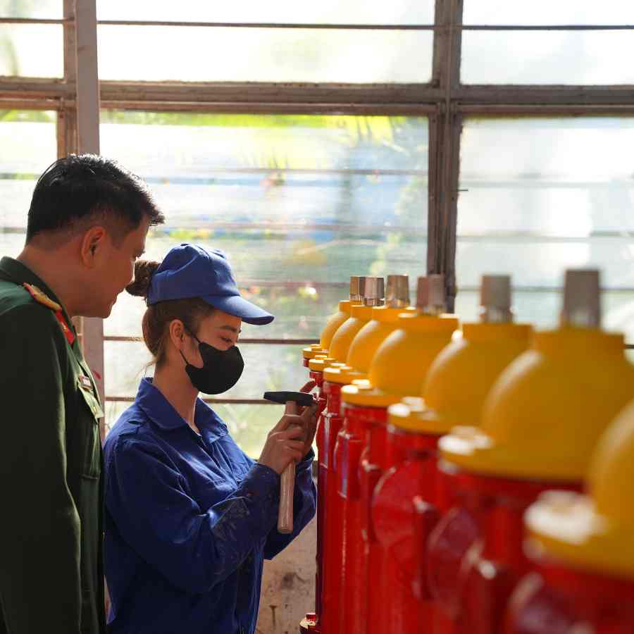 Trụ nước chữa cháy 3 cửa 83MEC 2 Trụ nước chữa cháy 3 cửa 83MEC